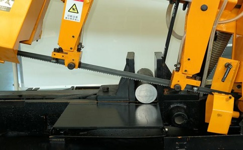 彭州数控带锯床自动送料精度会出现偏差吗？